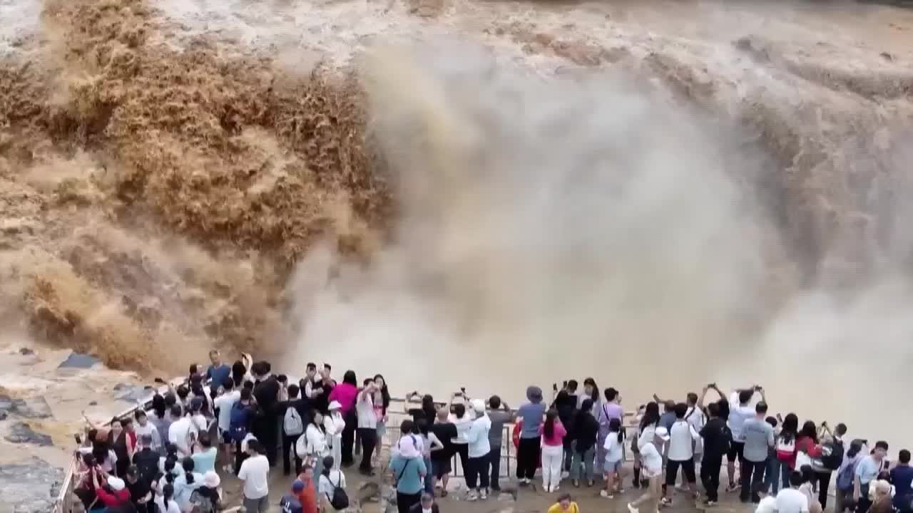 8493448_壶口瀑布人潮 黄河咆哮迎客 - 截图5