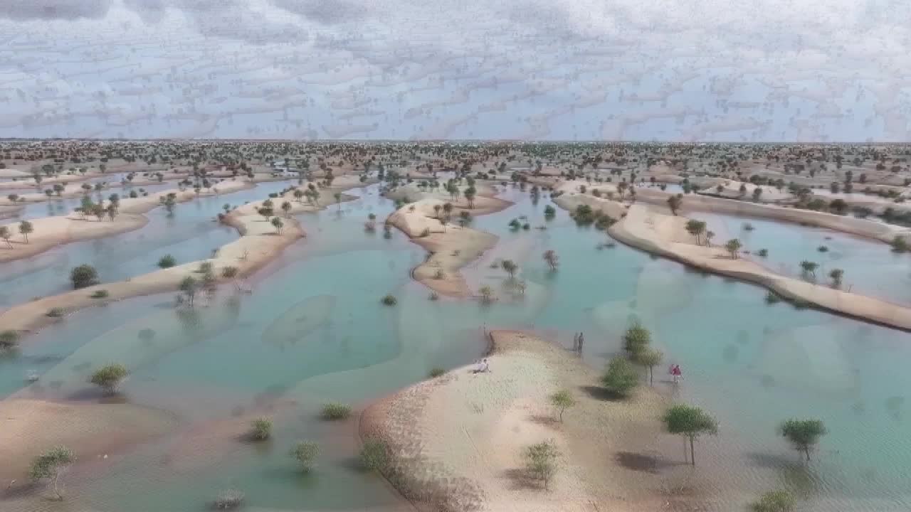 8486824_昆侖山融水成湖 沙漠邊添新景 俯瞰神州 - 截图6