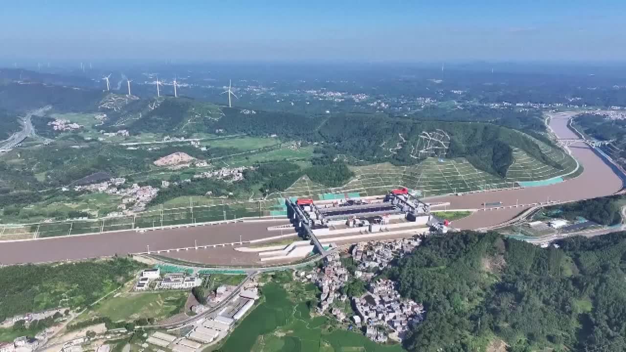 8499123_平陸運河通航 桂貨出海提速 俯瞰神州 - 截图1