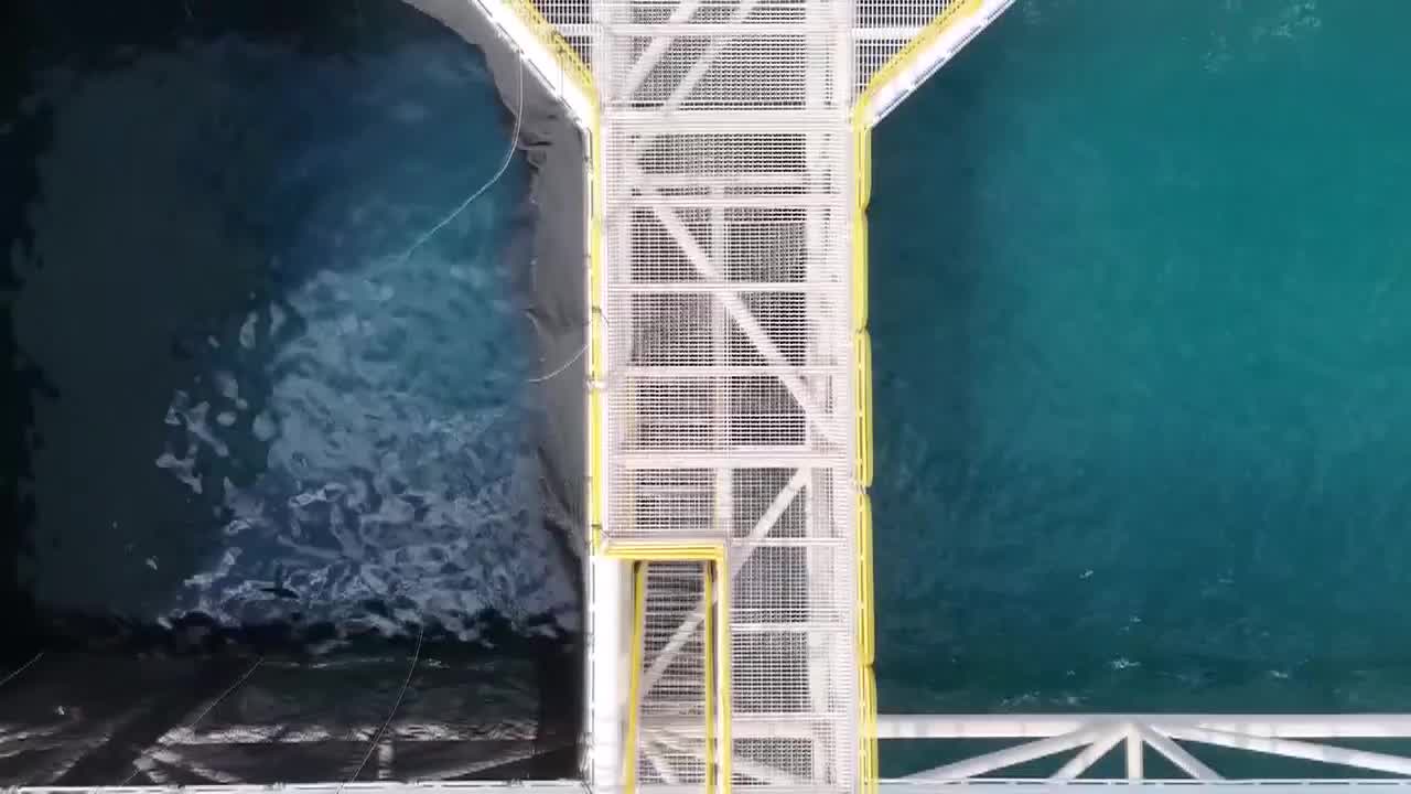 8484505_最大半潛養魚平台海南投運 俯瞰神州 - 截图4