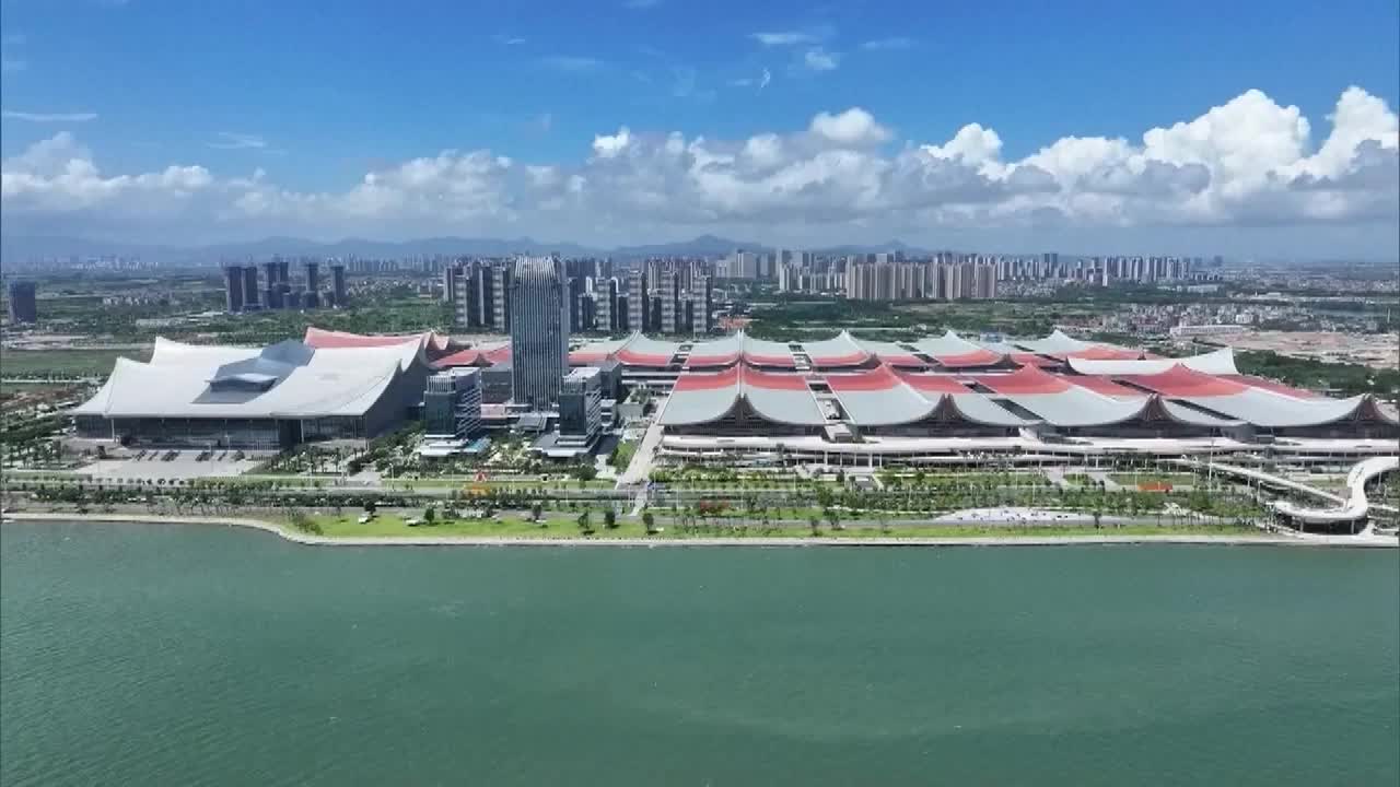 8497906_廈門投洽會揭幕 逾千八企參與 - 截图1